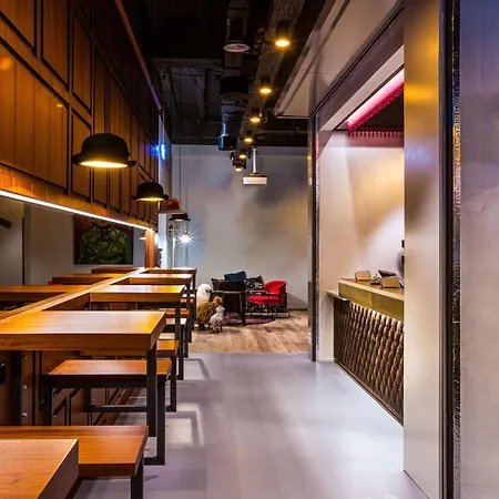 Nh The Bristol 酒店