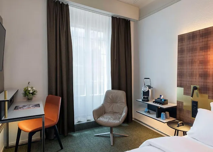 Nh The Bristol Hotel